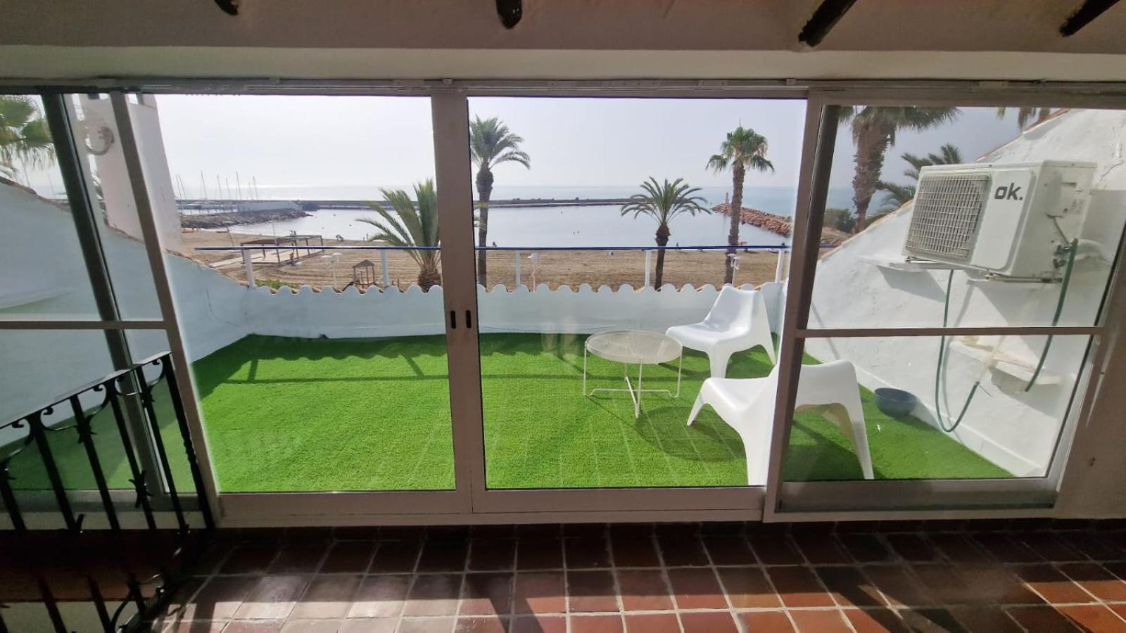 Beachfront Vila Valencia Exterior photo