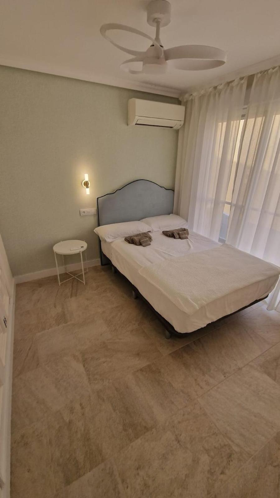 Beachfront Vila Valencia Exterior photo