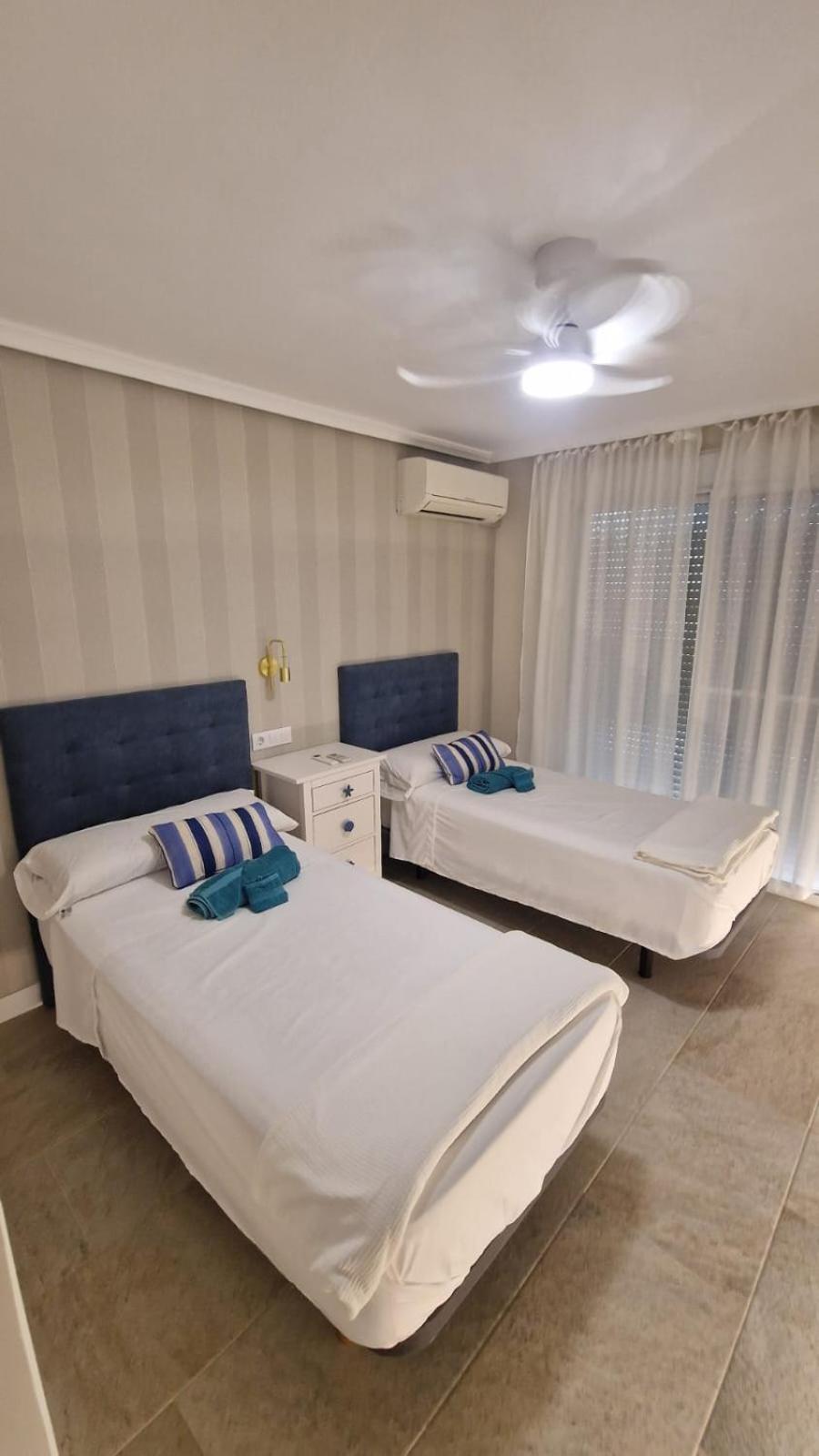 Beachfront Vila Valencia Exterior photo