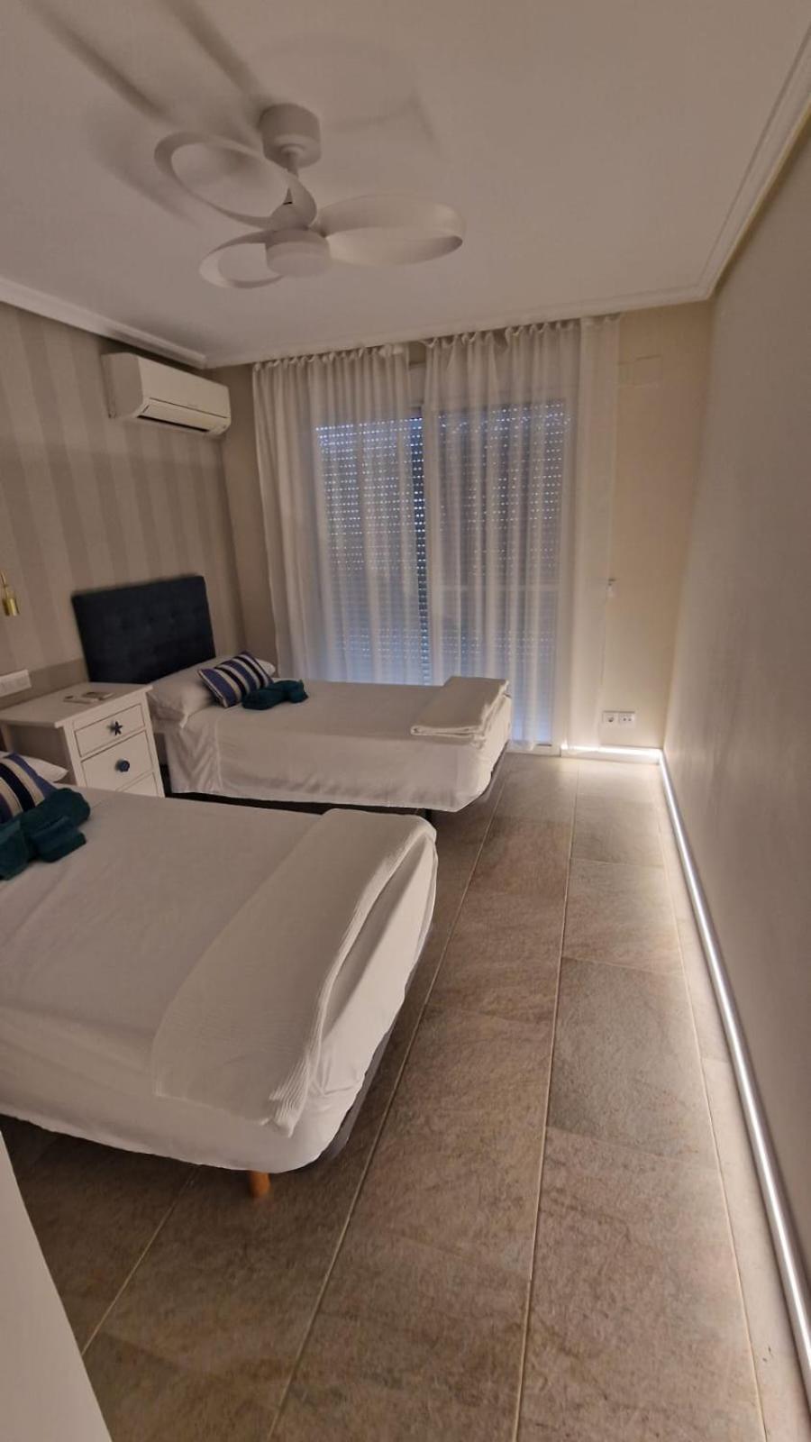 Beachfront Vila Valencia Exterior photo
