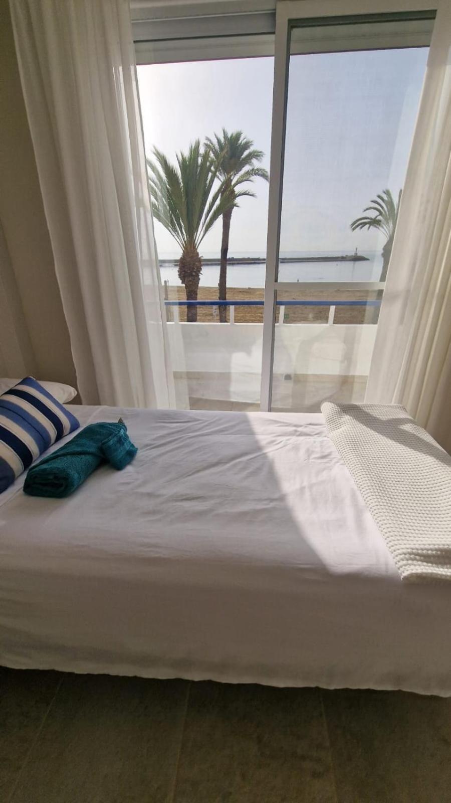 Beachfront Vila Valencia Exterior photo